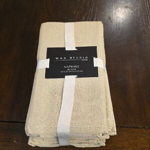 Max Studio Elegant Gold Napkin Set
